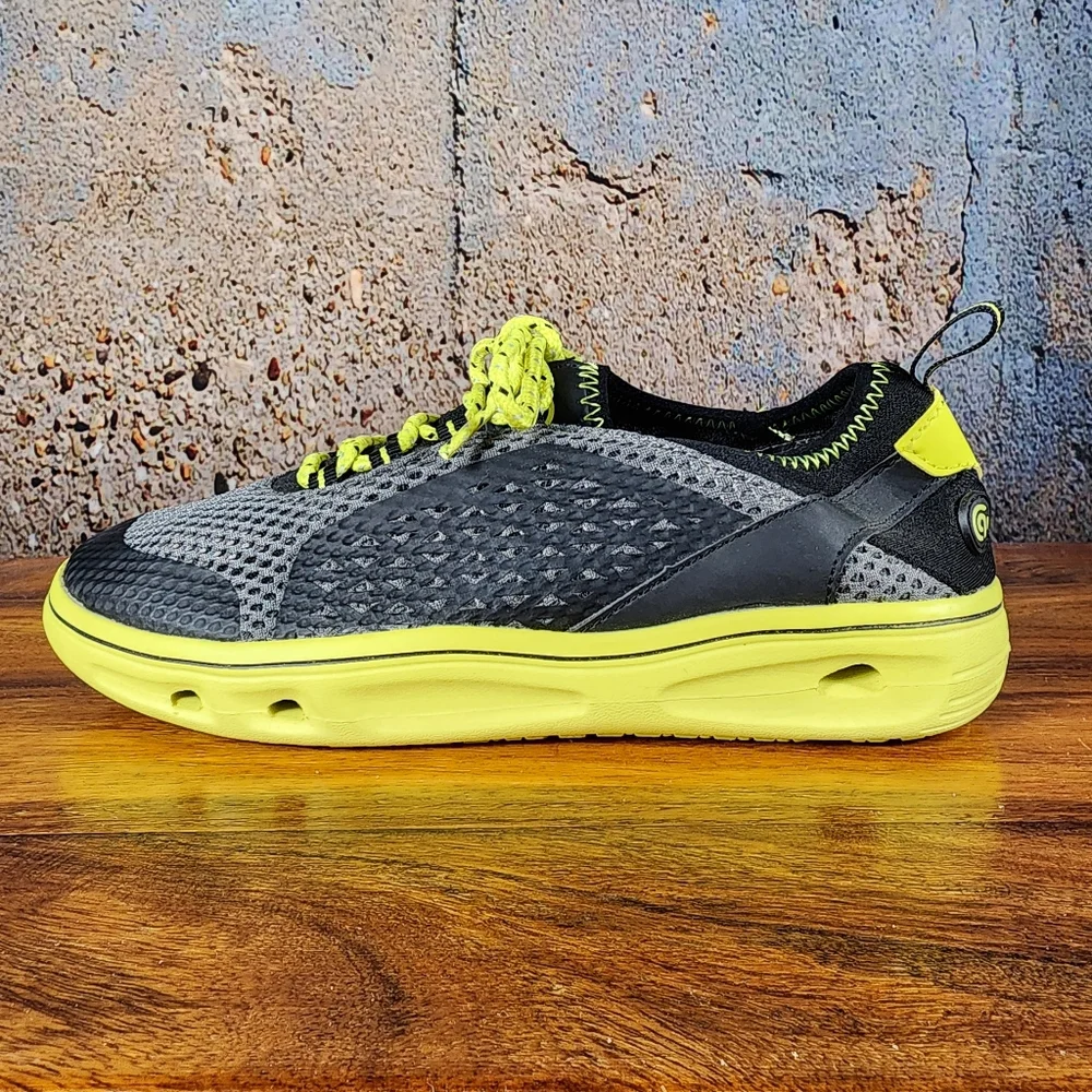 Boy's C9 Champion Mesh Water Shoes Size 5